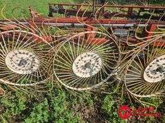 Hesston  3982  12 Wheel Rake