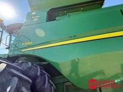 2017 John Deere S680 Combine