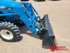LS  XR4046  MFWD Utility Tractor w/Loader