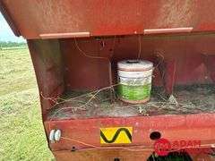 New Holland  660  Round Baler