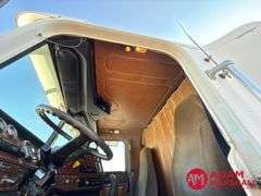 1996  Freightliner  FLD 120  Semi Truck