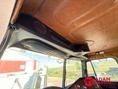 1996  Freightliner  FLD 120  Semi Truck