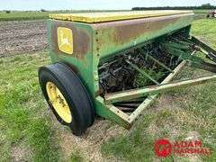 John Deere  8300  Grain Drill - 13FT