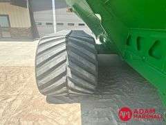 2014  Brent  1396  Grain Cart