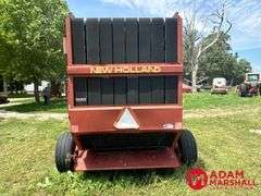 New Holland  660  Round Baler