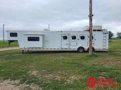 2013  Shadow   4 Horse Trailer w/ Living Quarters   - 42FT