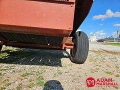 Hesston  550  Baler
