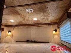2013  Shadow   4 Horse Trailer w/ Living Quarters   - 42FT