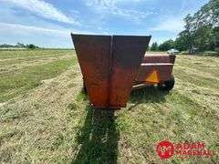New Holland  268  Square Baler