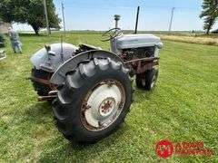 1956  Ford  960  Tractor - Gasoline