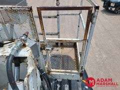 2006  International  4400  Boom Bucket Truck