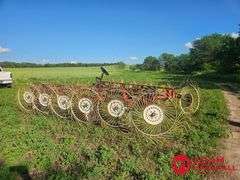 Hesston  3982  12 Wheel Rake