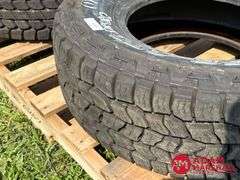 (1) Cooper, Discoverer Tires - AT3, 265/75R16