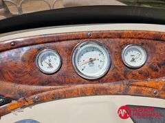2014  Sun Tracker  Party Barge 20DLX  Pontoon - 20FT