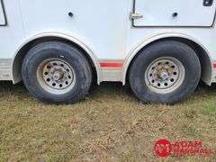 2013  Shadow   4 Horse Trailer w/ Living Quarters   - 42FT