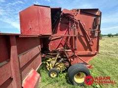 New Holland  660  Round Baler