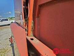 Hesston  550  Baler