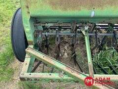 John Deere  8300  Grain Drill - 13FT