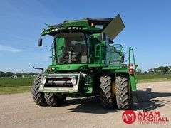 2017 John Deere S680 Combine