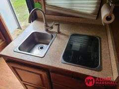 2013  Shadow   4 Horse Trailer w/ Living Quarters   - 42FT