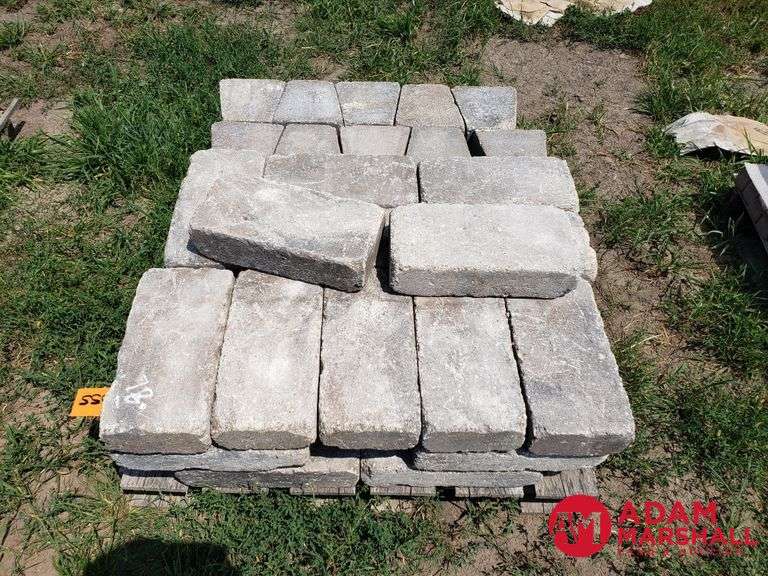 Freestanding Wall Block