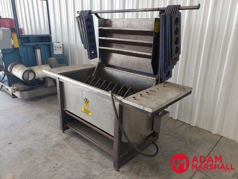 AXE Equipment  Cylinder Head Air/Pressure Tester w/ Pressure Plates
