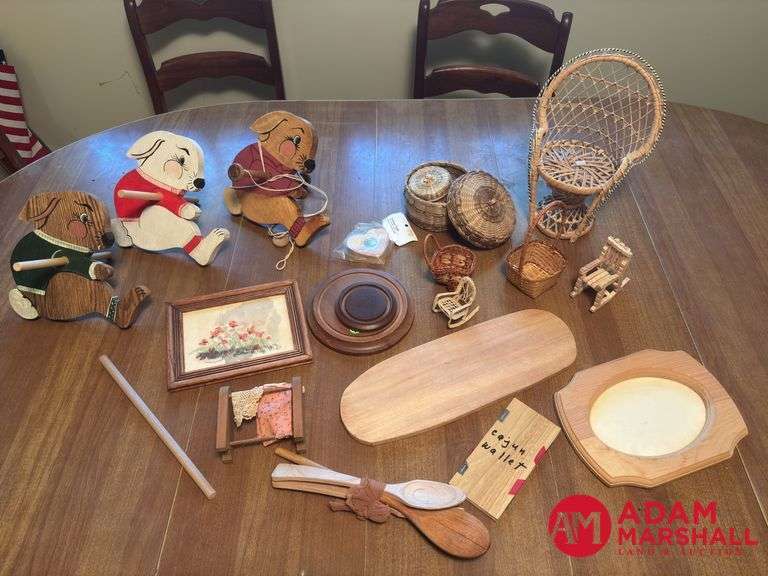 Various Wooden Decor & Baskets