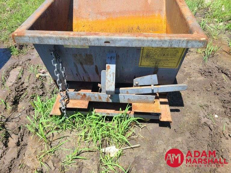 Wright  ½ Yard Self Dumping Hopper w/ Drain Valve & Casters