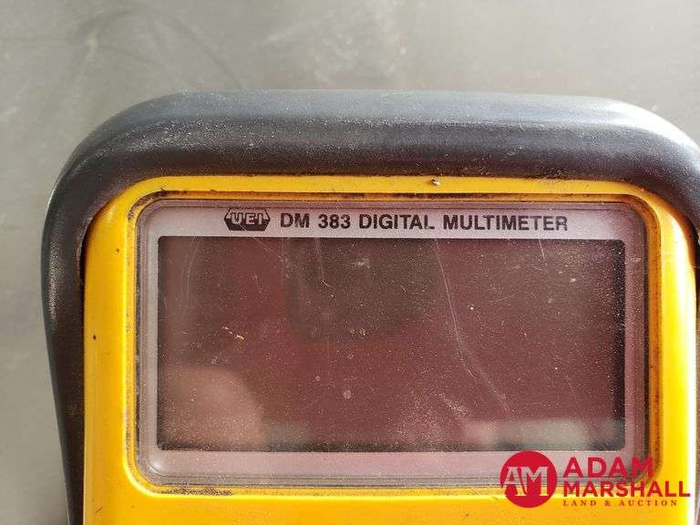 UEI  DM383B  Digital Multimeter