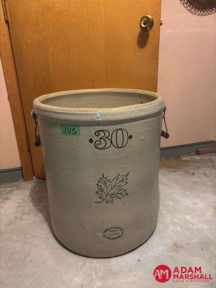 Western 30 Gallon Crock has Handles