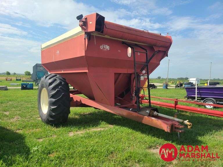 J&M  525  Grain Cart