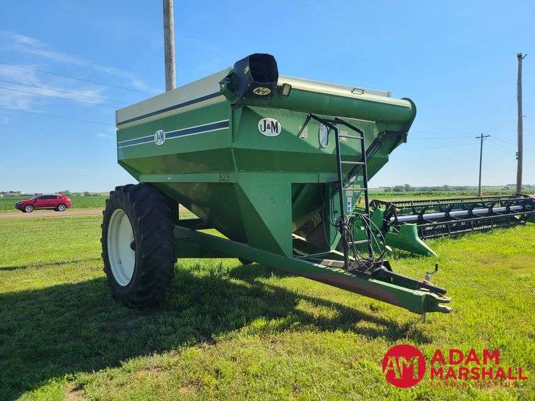 J&M  525  Grain Cart
