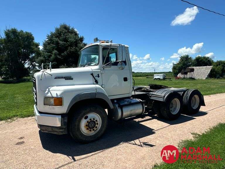 1995  Ford  LTA9000   Semi Truck - Diesel
