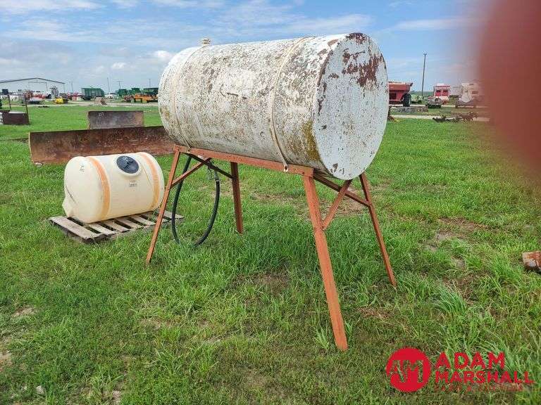 Fuel Tank on Stand - 300 Gallon