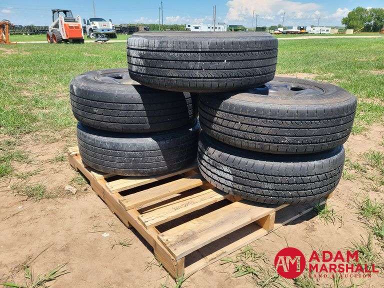(5) Tires & Rims - 235/70R17