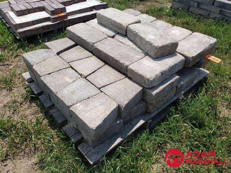 Freestanding Wall Block