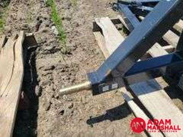 (1) Unused Wolverine Trailer Hitch Adapter for 3PT.