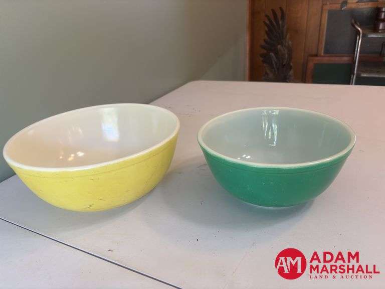 2 Pyrex Bowls & 2 Casserole Dishes