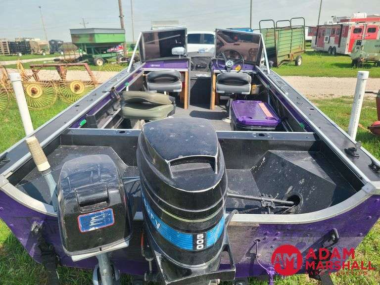 1970  Starcraft  V-Hull  Boat - 16FT