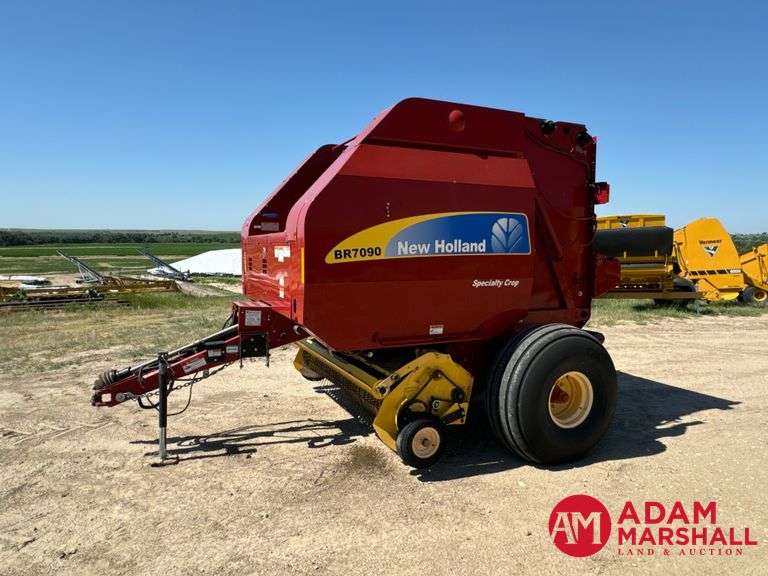 2013  New Holland  BR7090  Specialty Crop Baler