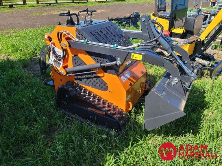Unused 2024 Land Hero Mini Skid Steer Loader - Gasoline