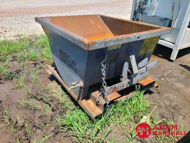 Wright  ½ Yard Self Dumping Hopper w/ Drain Valve & Casters