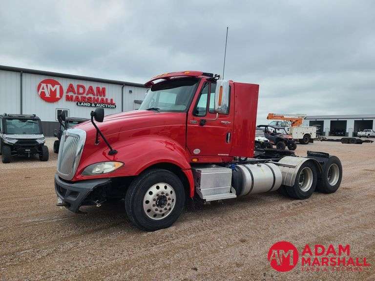 2014  International  Pro Star+  Semi Truck