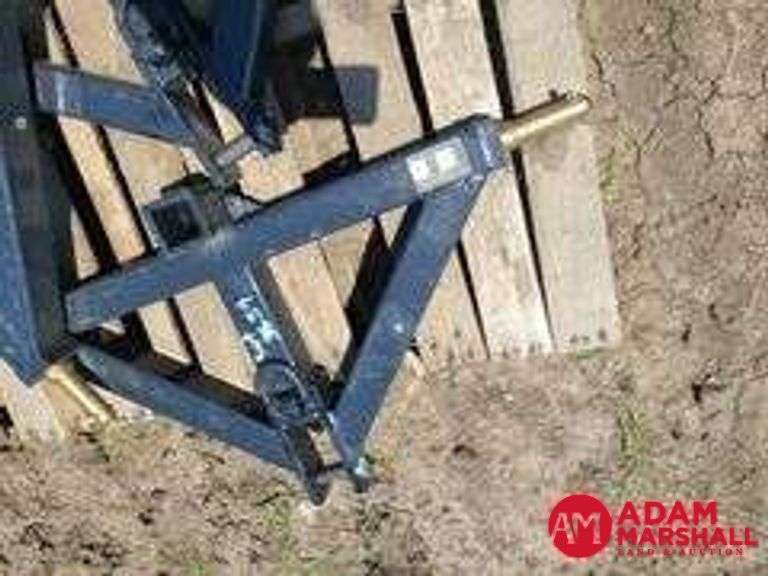 (1) Unused Wolverine Trailer Hitch Adapter for 3PT.