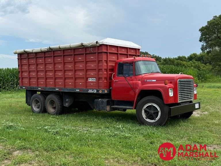 1976  International Harvester  Loadstar 1700  Grain Truck - Gasoline