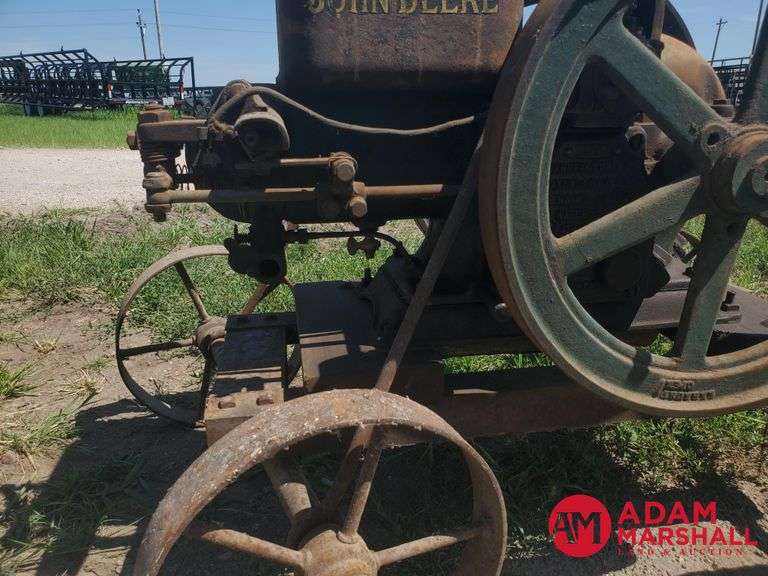 John Deere  Hit & Miss Motor On Cart