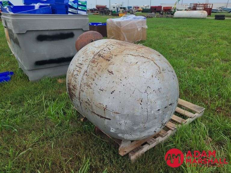 Pacific Iron  114 Gallon  Propane Tank