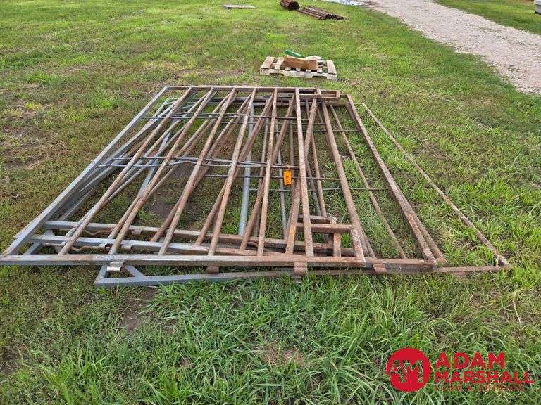 (3) Panels (2) Gates