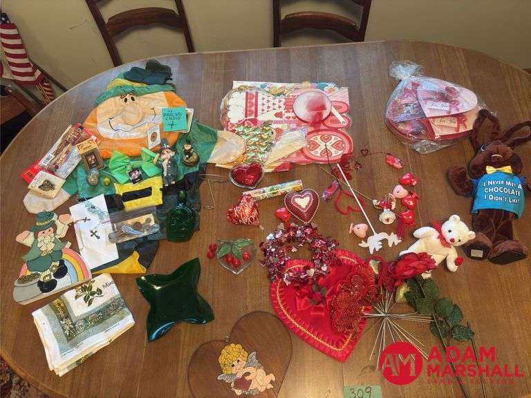 Valentines Day & St. Patricks Day Decor