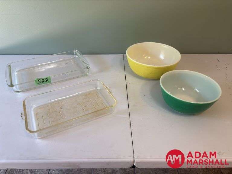2 Pyrex Bowls & 2 Casserole Dishes